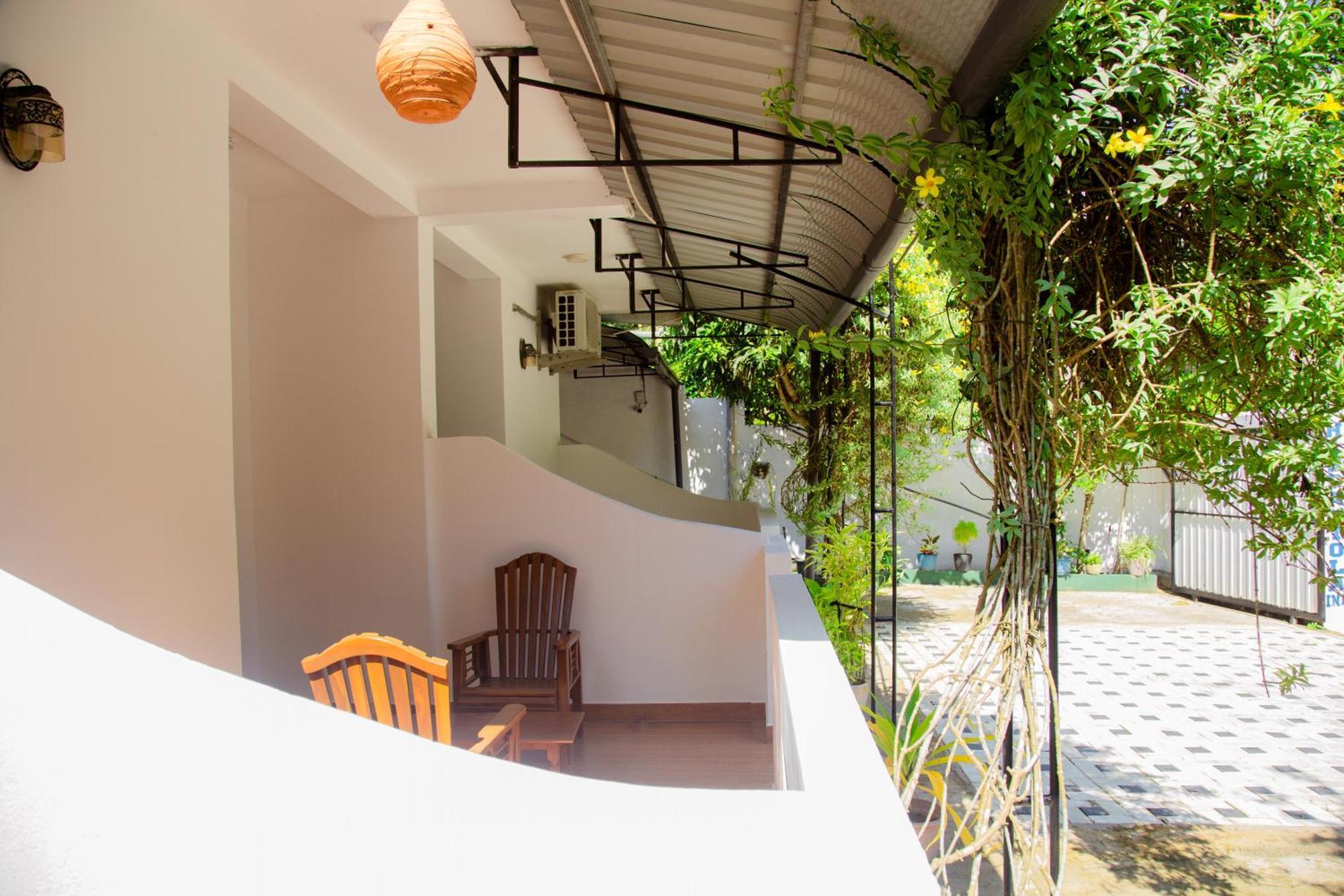 מיריסה Hispaniola Inn מראה חיצוני תמונה
